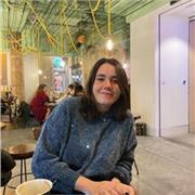 Profesora de inglés para niños de entre 3 y 15 años.